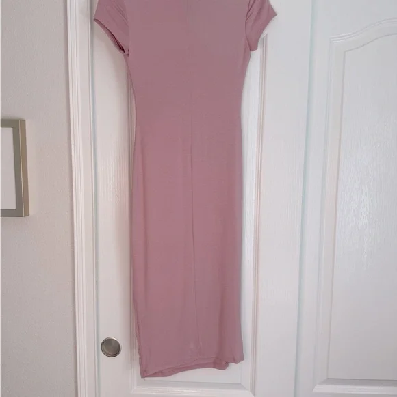 See You Monday Light Mauve Midi Dress with capped sleeves - Picture 2 of 4